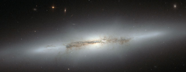 Hubble Spies Galaxy's Big Bulge